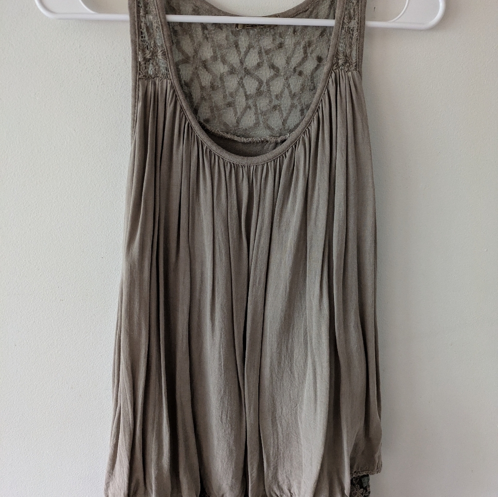 Beautiful Lace-Trimmed Dark Tan Top Size M